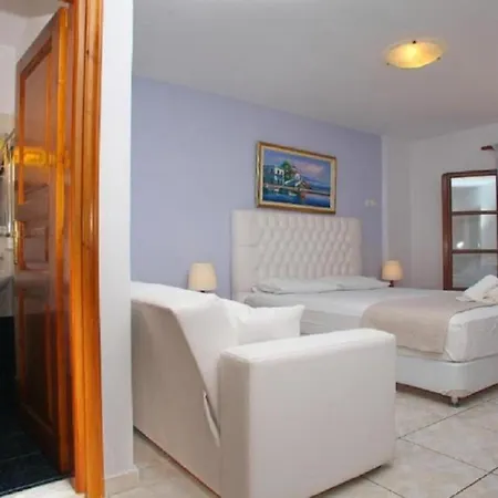Anna Maria - Vanessa Aparthotel